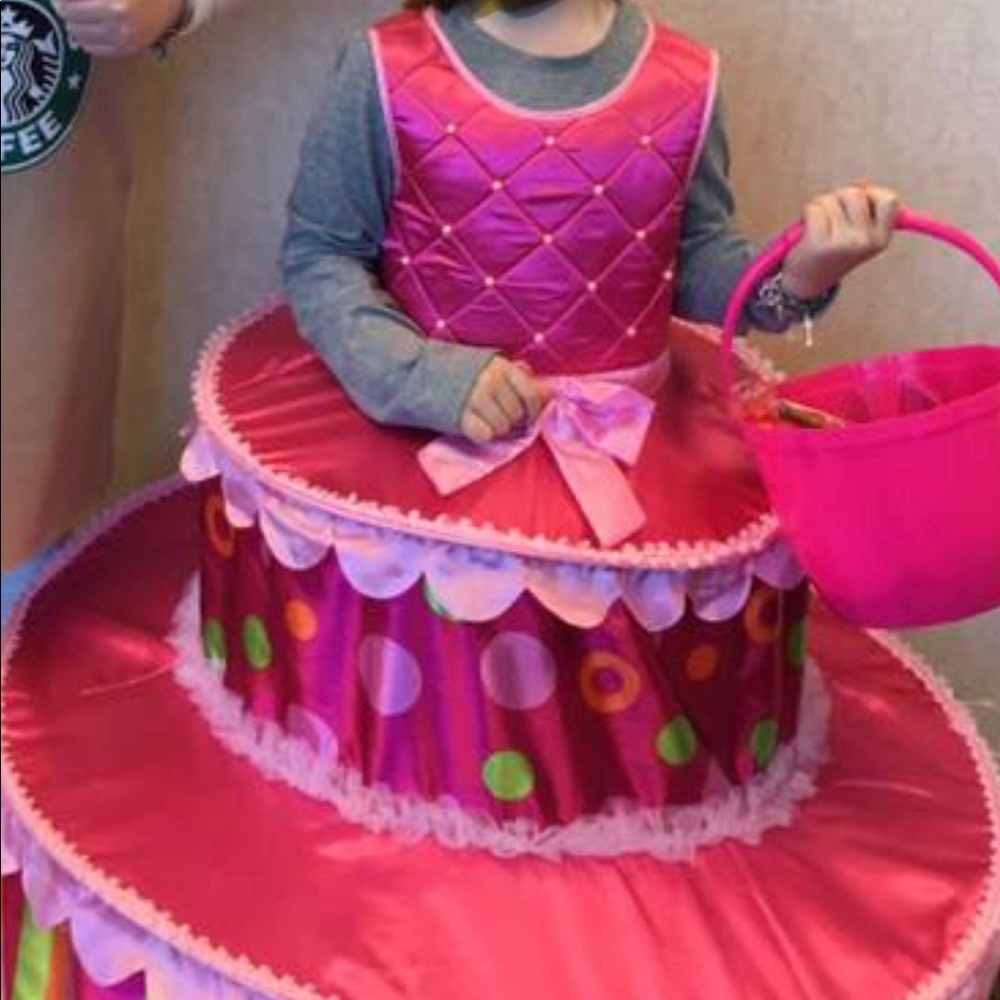 Halloween cake costume